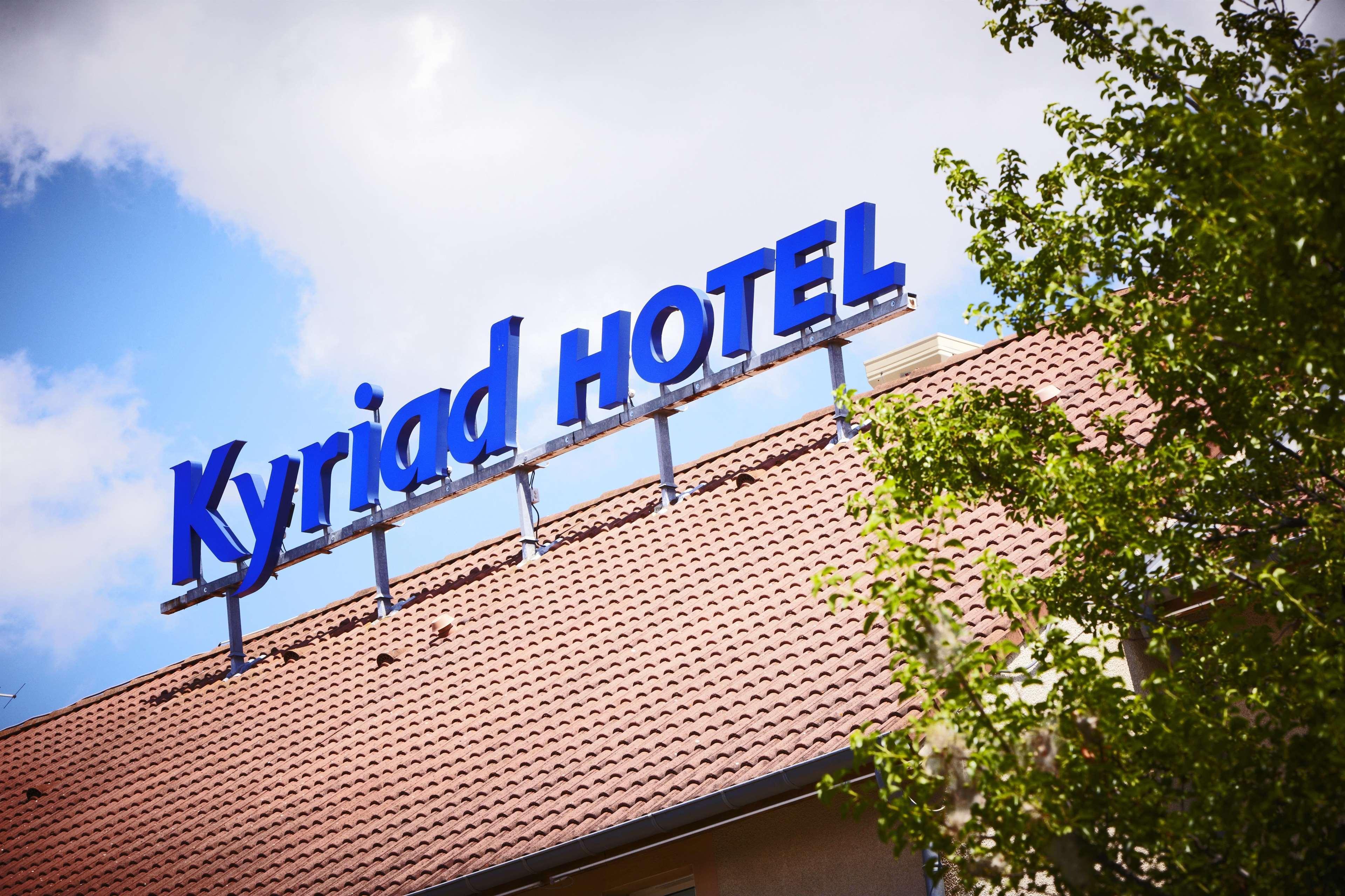 Kyriad Lyon Est - Saint Bonnet De Mure Экстерьер фото