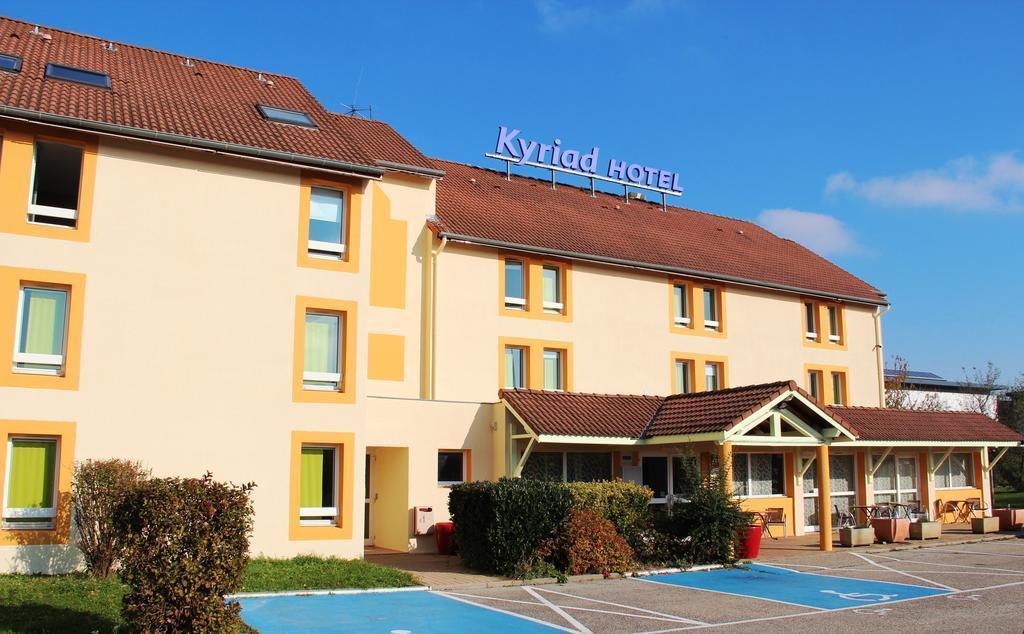 Kyriad Lyon Est - Saint Bonnet De Mure Экстерьер фото