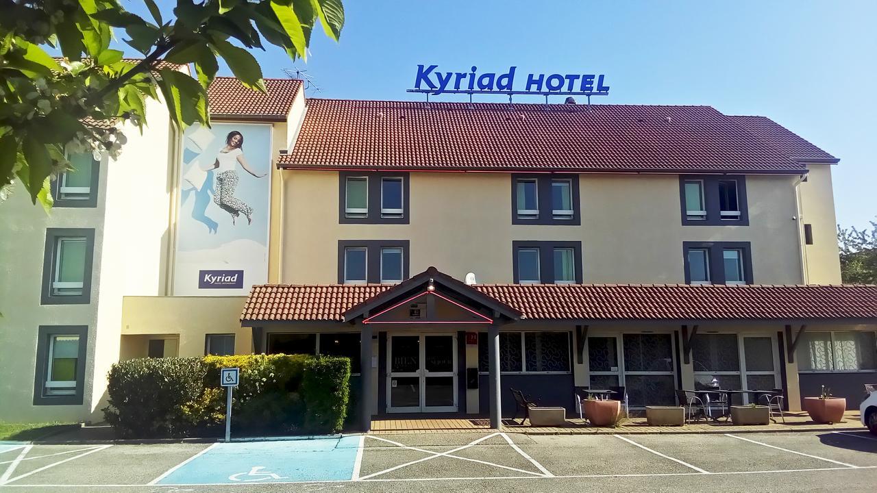 Kyriad Lyon Est - Saint Bonnet De Mure Экстерьер фото