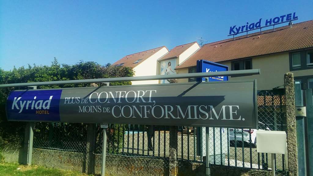 Kyriad Lyon Est - Saint Bonnet De Mure Экстерьер фото